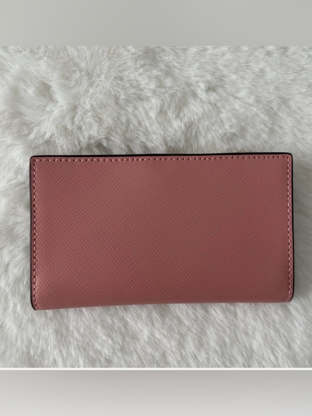 Kate Spade New York Rose Pink Saffiano Zip Wallet Gently Used - Picture 2 of 3